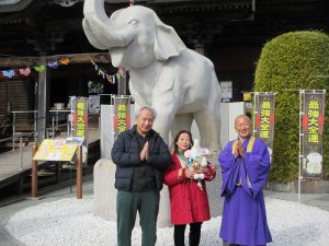 宝くじ3000万円当選の藤井さん!吉ゾウくんのぬいぐるみを素敵にドレスアップ!