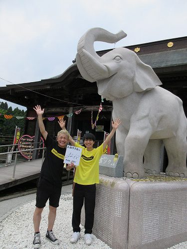 お笑い芸人・キイロイゾウサン  参上！　in 吉ゾウくん