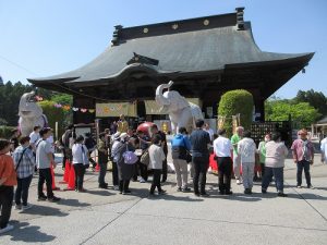 金運アップ＆宝くじ当選のレジェンドとの【握手会】を行いました。