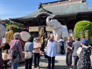 《高額当選者が大絶賛!》祈願祭での『握手会』が物凄いご利益です